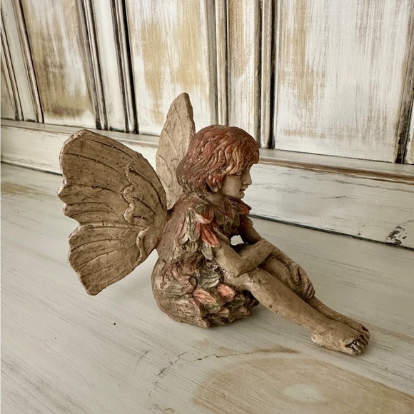 THE SECRET GARDEN,FAIRY FIGURINE. DELICATELY SCULPTED & CAST IN A QUALITY RESIN - Picture 6 of 7